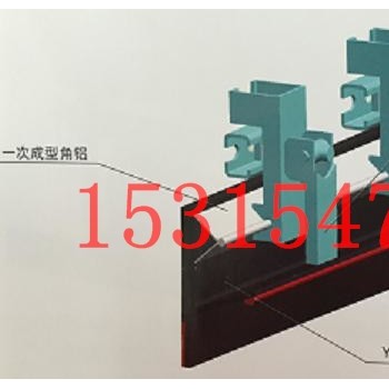 皮带机夹持器安装，防溢裙板夹持器
